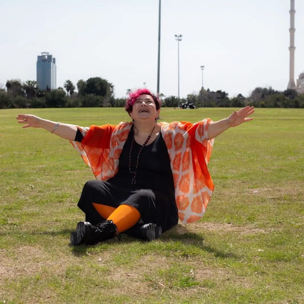 Kahkaha ile Hayatlara Dokunuyor: Nazan Özçelik’ten Farkındalık Yolculuğu